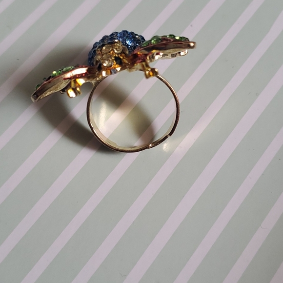 Bug ring! Bling - Picture 3 of 4